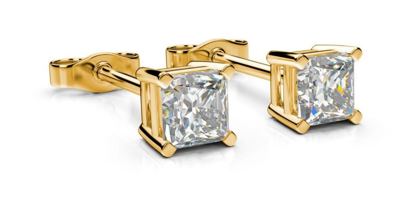 diamantové kôstkové náušnice zo žltého zlata s jedným diamantom v tvare princess