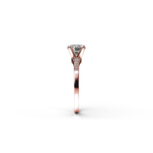 Prsteň s postrannými diamantmi - pohľad zboku